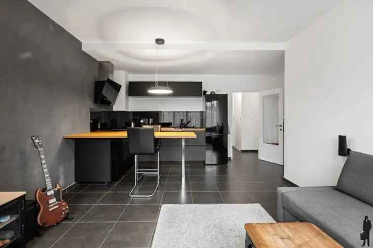 Te koop appartement met terrasje in Borsbeek