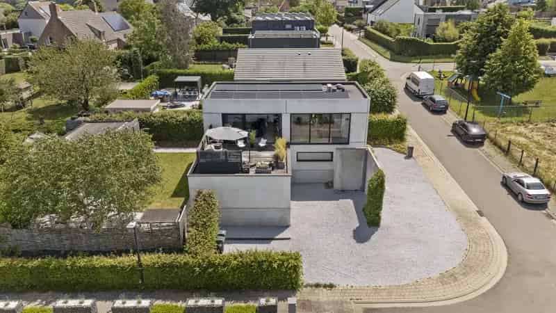 Moderne Energiezuinige Villa met Prachtig Zicht te Mater