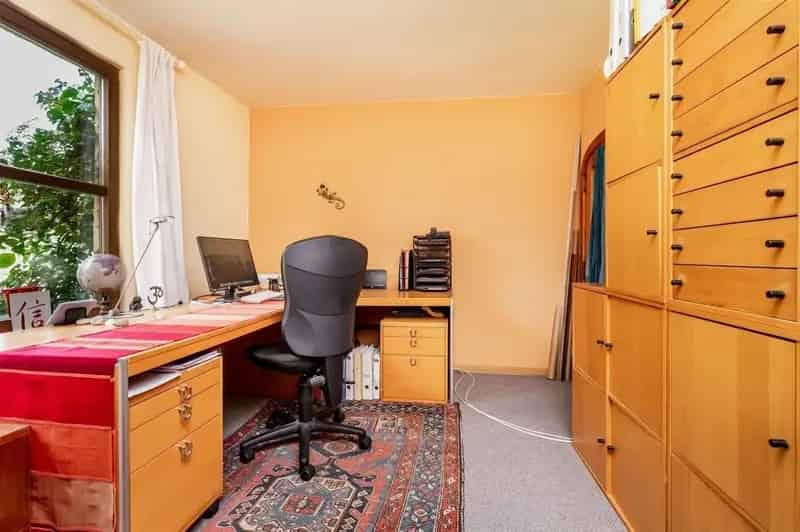 Ruime Villa met Extra Woonhuis Praktijk 4853m2