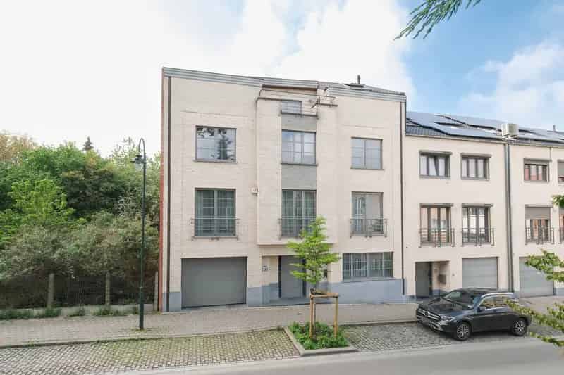 Huis te koop: Ruime woning met kantoor 387m² 8 slaapkamers