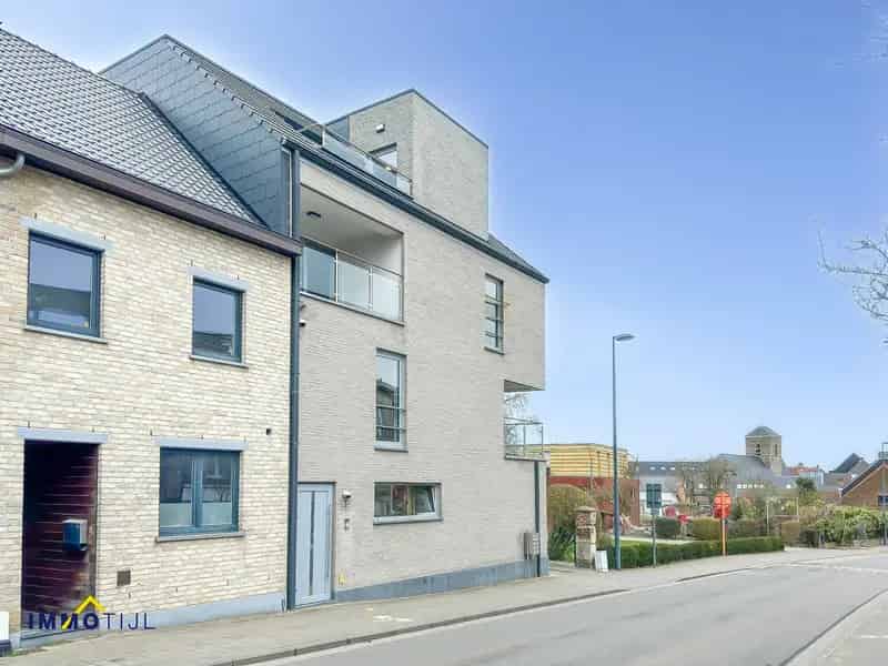 Appartement te koop Nieuwerkerken - Instapklaar met terras en staanplaats