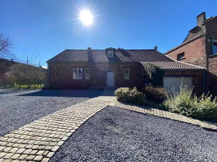 Huis Te Koop: 3 Slaapkamers, Garage, Tuin, Recente Renovatie