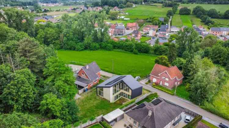 Unieke energiezuinige woning met 3 slaapkamers, bureau en garage