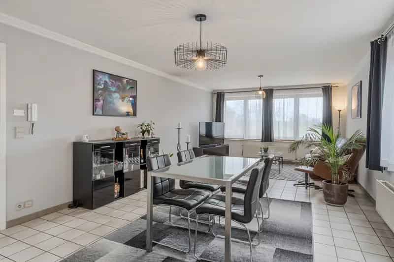 Appartement te huur Kortessem - 2 slaapkamers - groot terras - parking