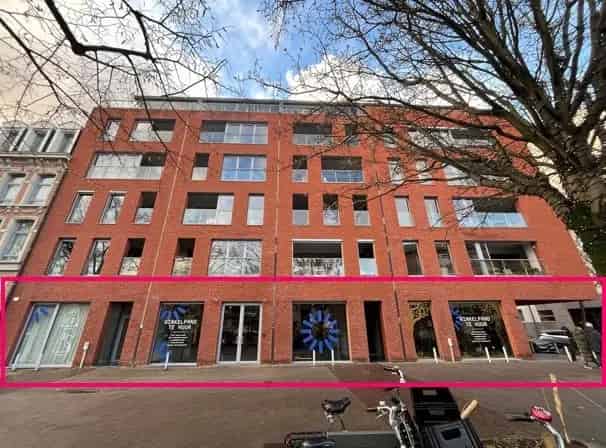 Te Huur: Hoekpand Kloosterstraat 700m² + Kelder 200m²