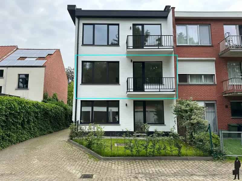 Gerenoveerd Appartement Brasschaat Centrum 2 slaapkamers Garage