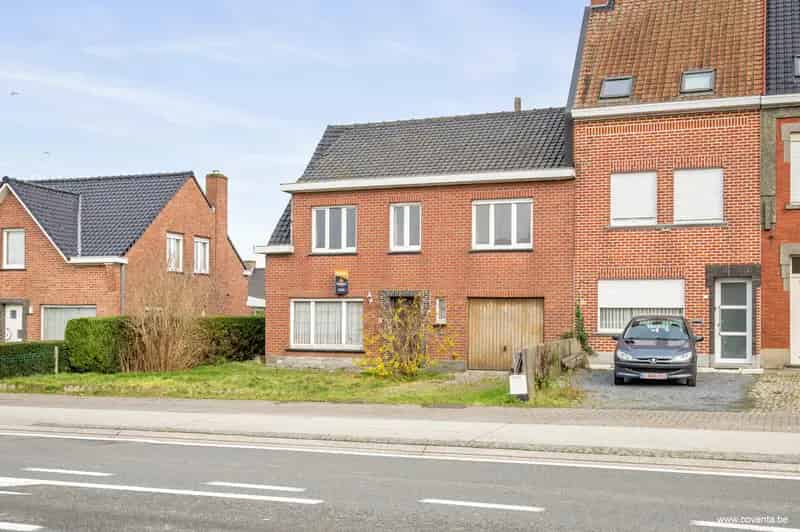 Huis te koop Ingelmunster: 3 slaapkamers, garage, te renoveren