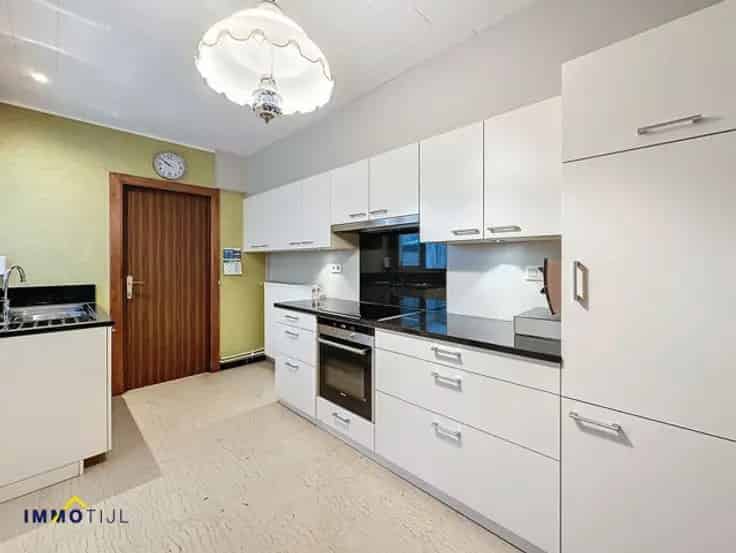 Huis Te Koop Moorsel - Ruime Woning Twee Garages
