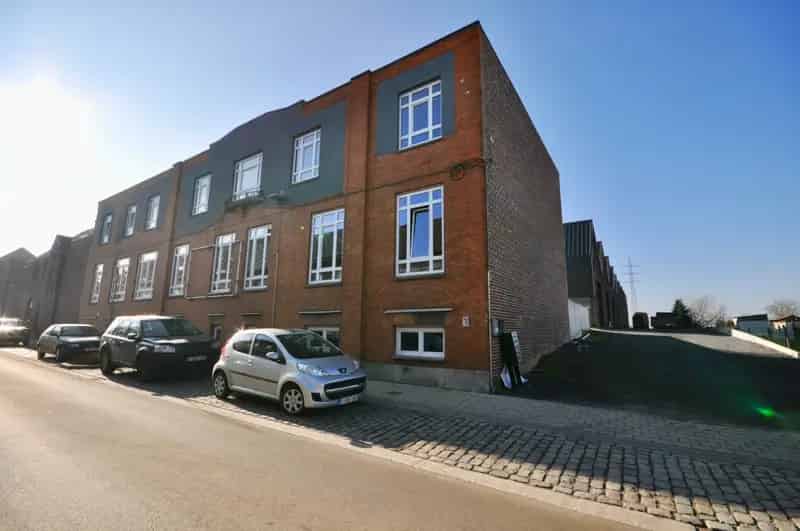 CASCO Loft te Ruien Nabij Winkels Scholen en Openbaar Vervoer