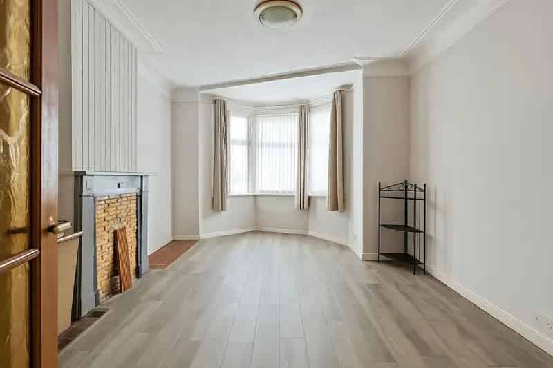 Halfopen woning met potentieel te Kotem Maasmechelen