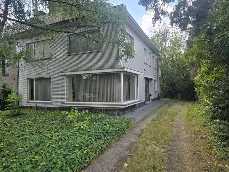 Te renoveren woning met karakter Hasselt