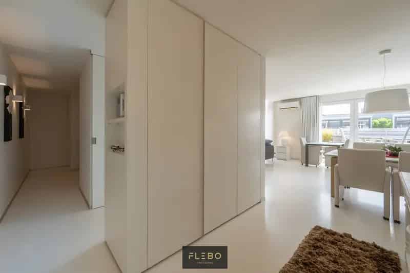 Penthouse te koop Wenduine: 2 slaapkamers, groot terras, airco