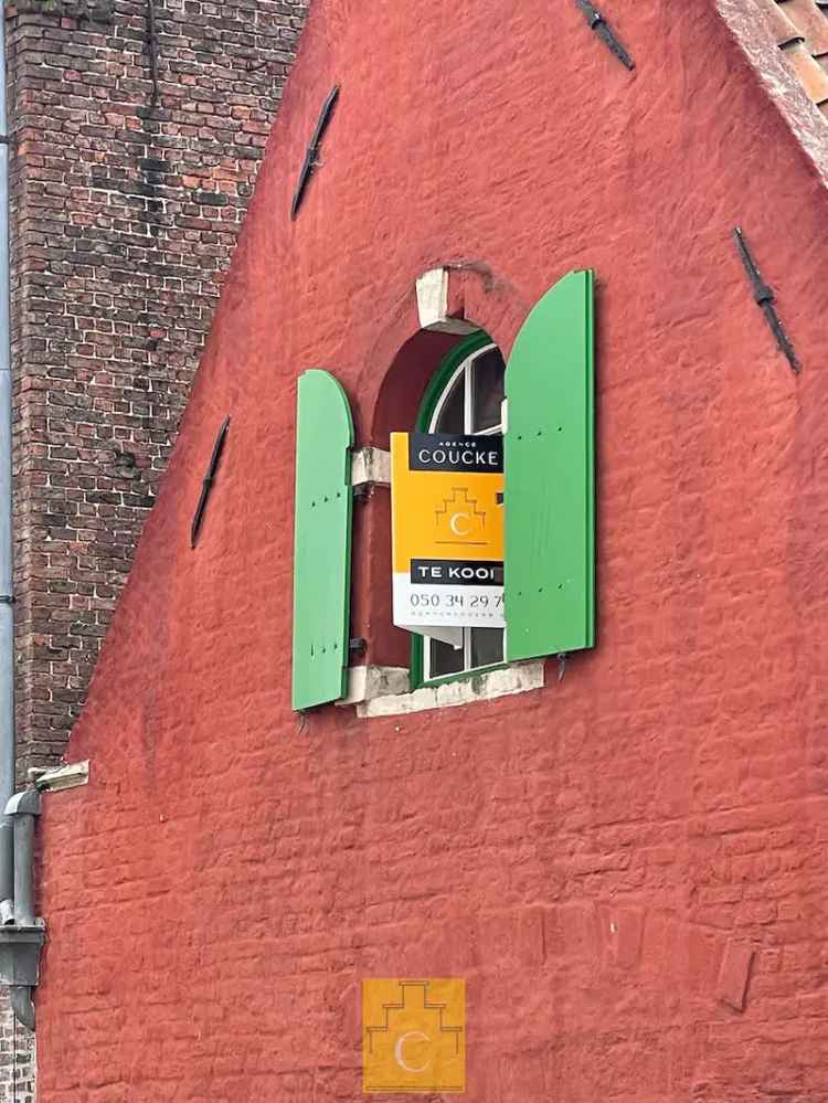 Huis te koop Brugge: Sfeervol Laatmiddeleeuws Huis nabij Astridpark