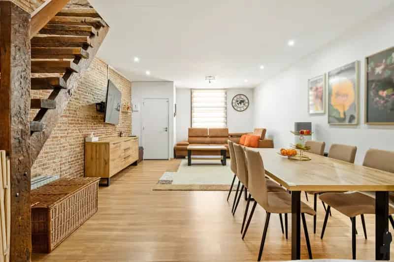 Huis te huur te Gravenwezel: Instapklare woning met tuin