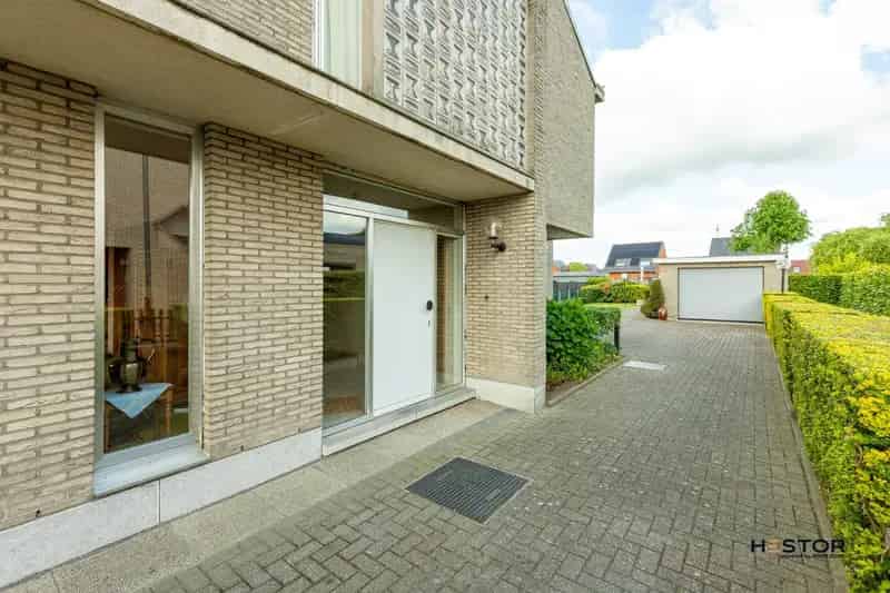 Ruime woning 5 slaapkamers tuin garage Lebbeke