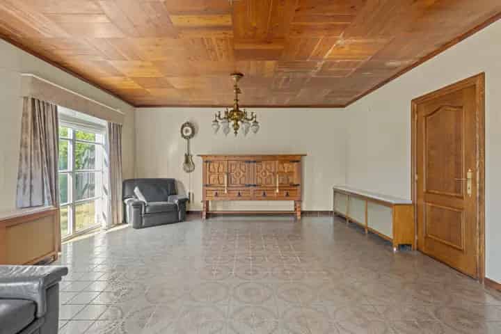 Bungalow te koop in Laarne: Rust, ruimte en potentieel