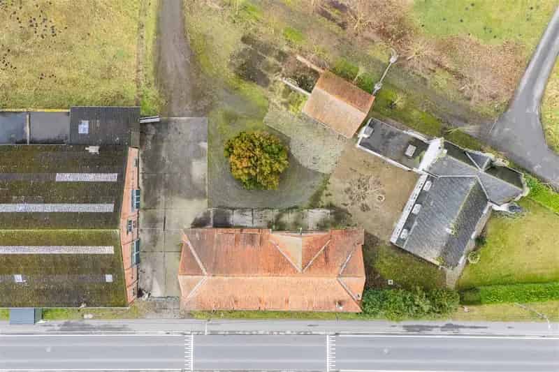 Huis te Koop Waarschoot Zomergem: Karakterwoning met Bijgebouwen