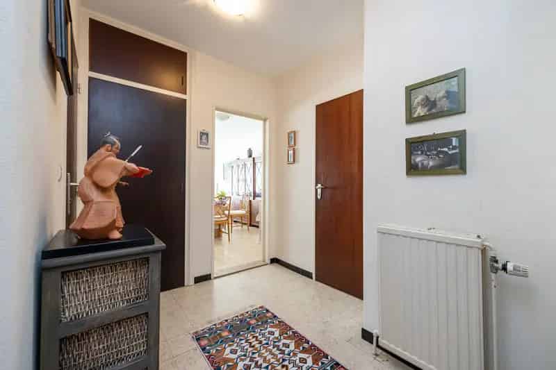 Appartement te huur Berchem met terras en garage