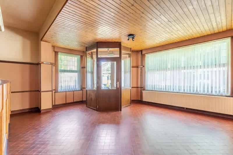 Handelshuis Diepenbeek: Binnentuin Garage Centrum