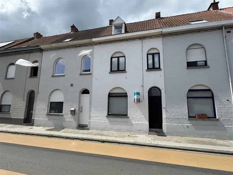 Ruime woning te huur 4 slaapkamers tuin terras