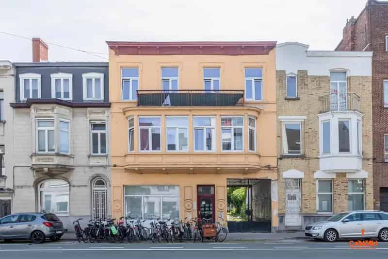 Opbrengsteigendom Gent: 5 Appartementen  2 Loodsen