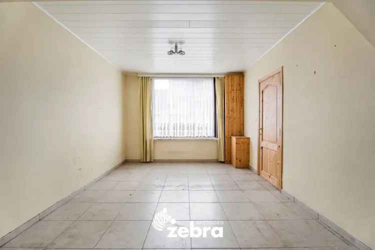 Huis te koop Roeselare: 3 slaapkamers, tuin, op te frissen