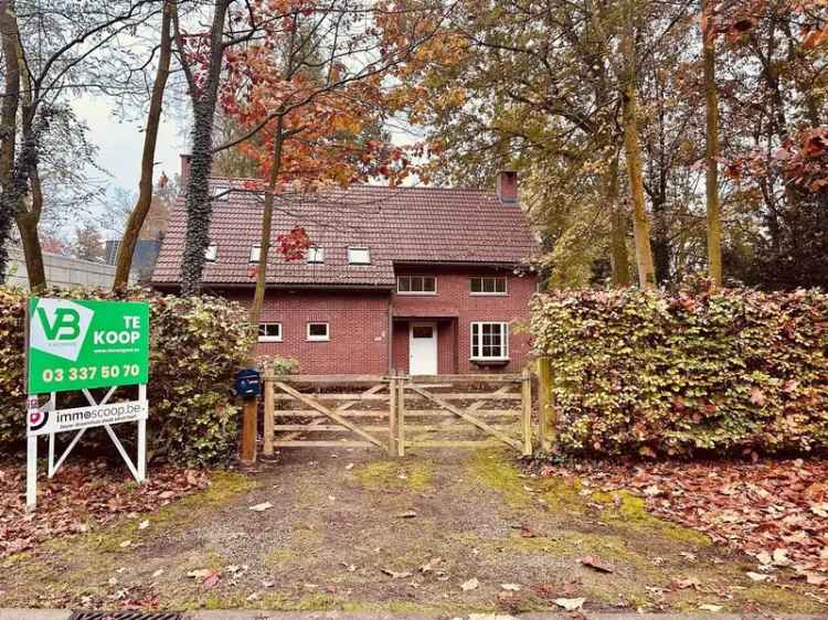 Charmant Landhuis met veel potentieel in groene omgeving te Schotenhof.