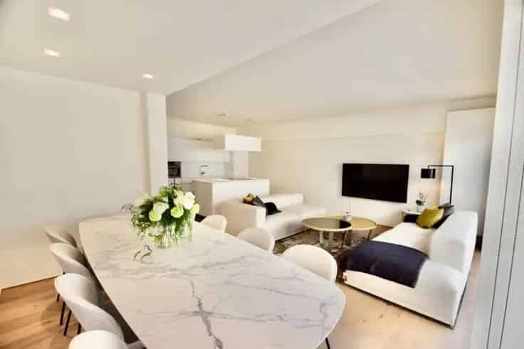Appartement Te Koop: Zeer lichtrijk appartement nabij strand