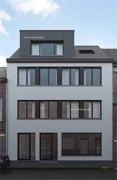 Handelspand te koop Gent - Casco ruimte op drukke locatie