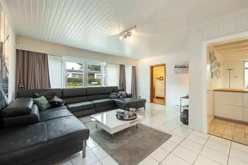Woning met Multifunctioneel Magazijn te Koop