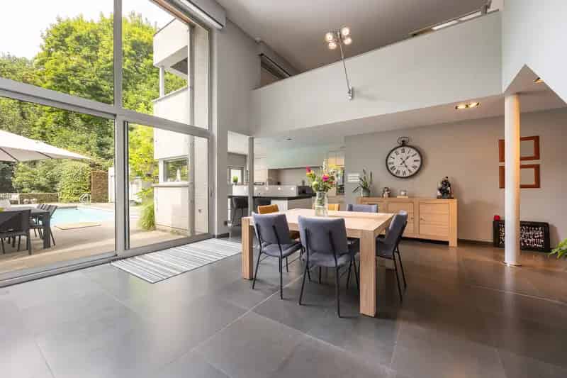 Moderne Villa te Koop met Zwembad en Privaat Bos
