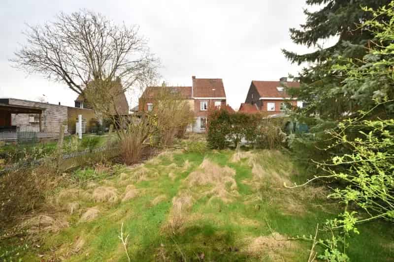 Huis te koop Kuurne: Licht op te frissen woning 604m²