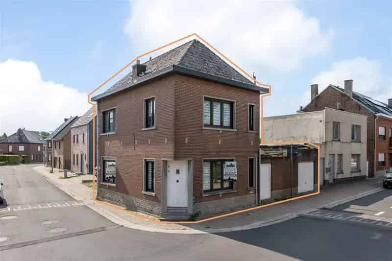 Huis te koop Hekelgem: Te renoveren woning met potentieel