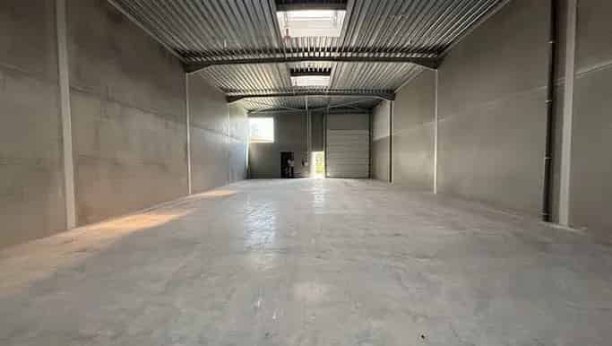 Magazijn te Huur Harelbeke 315m2 De Stip