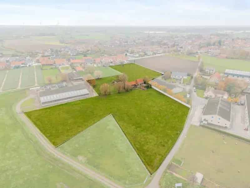 Huis te huur: Te renoveren hoeve met 2 hectare grond