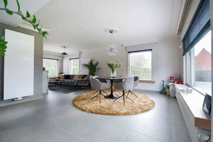 Villa te koop Oedelem: 4 slaapkamers, praktijkruimte, tuin