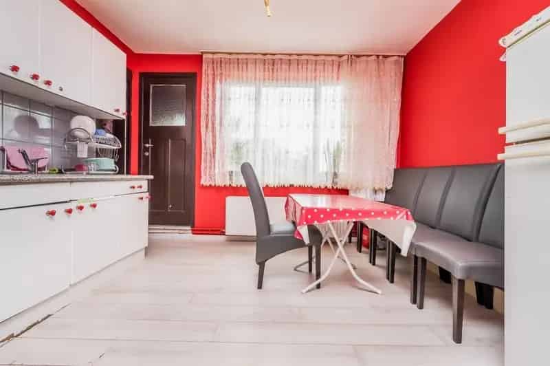 Appartement 76m2 3de Verdieping Nabij Scholen en Openbaar Vervoer