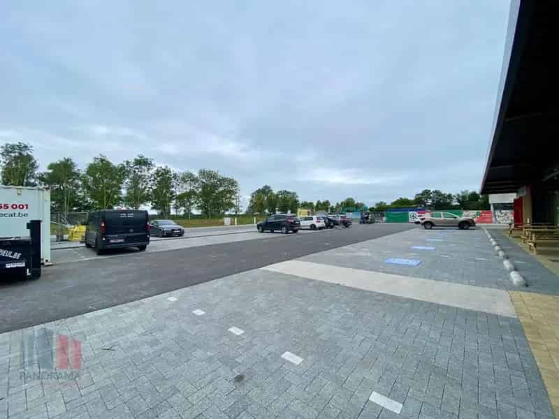 Handelspand te huur Otax Veurne 343m² uitbreidbaar
