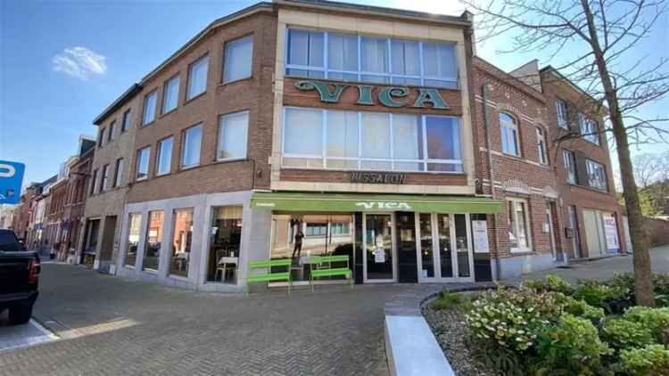 OVERNAME HANDELSFONDS VAN EEN KNAP IJSSALON GELEGEN IN HET CENTRUM VAN SINT-TRUIDEN