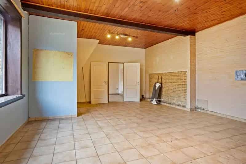 Te renoveren woning met 2 slaapkamers in Nieuwkapelle