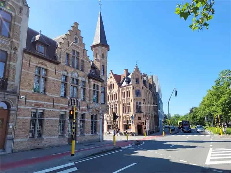 Kantoorruimte te Koop Brugge - Gerenoveerd pand met unieke charme