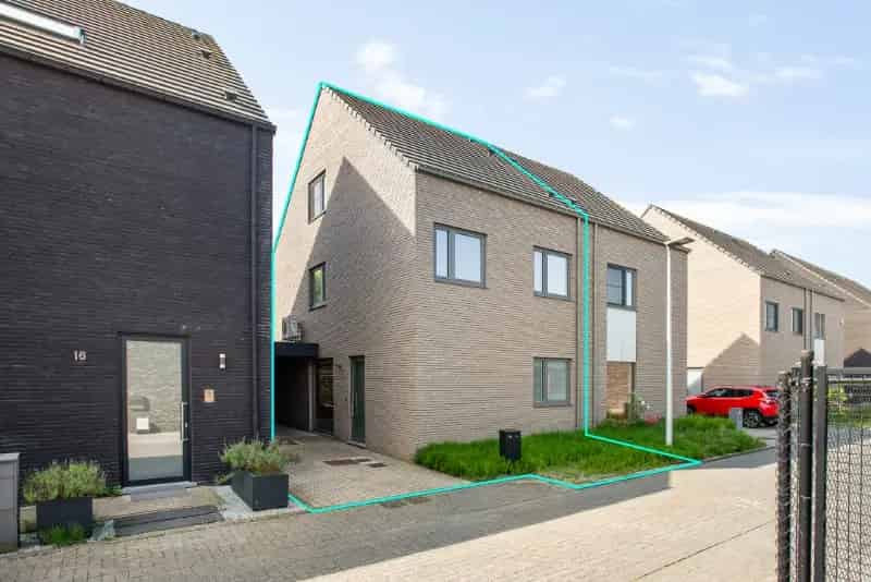 Rustige HOB 4 slaapkamers Carport Tuin 2019 E15