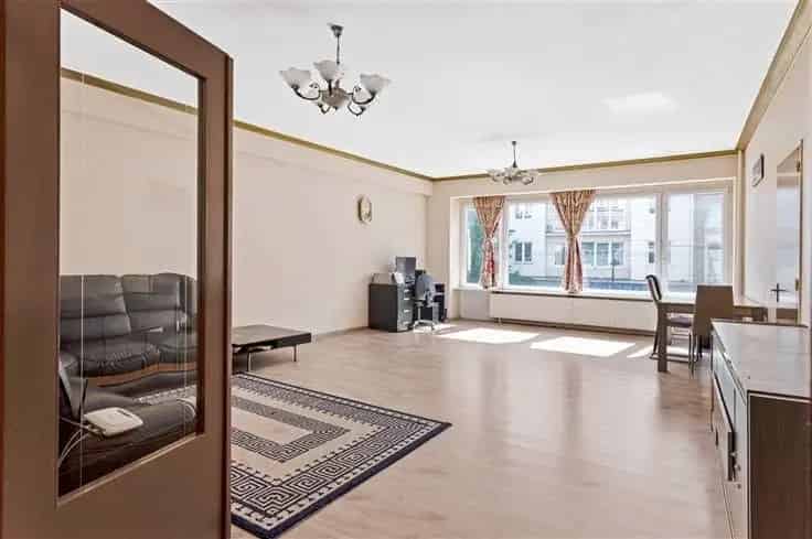 Ruim 2 Slaapkamer Appartement 125m2 Te Koop Toplocatie