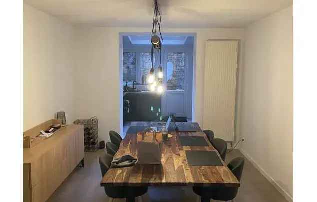 Huur 2 slaapkamer appartement van 100 m² in Schaerbeek - Schaarbeek