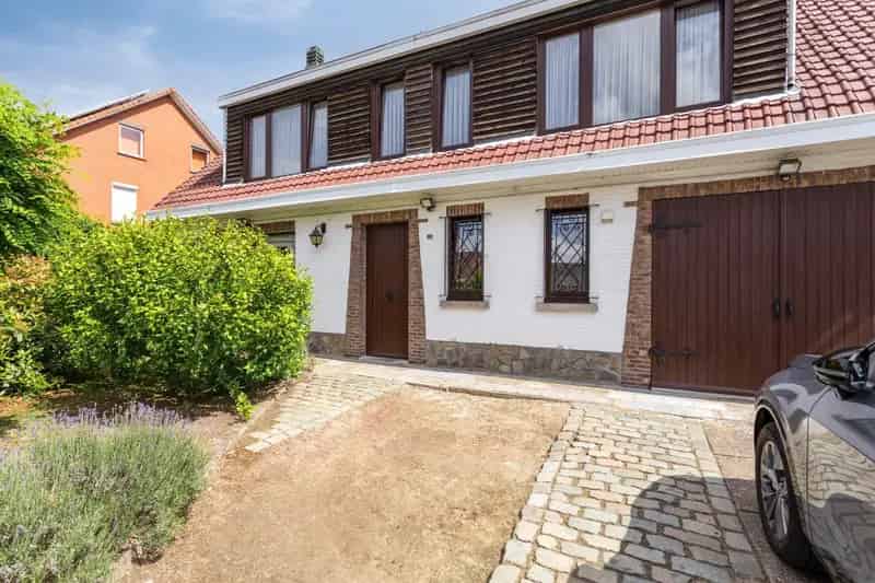Charmante woning 256m2 4 slaapkamers Wommelgem