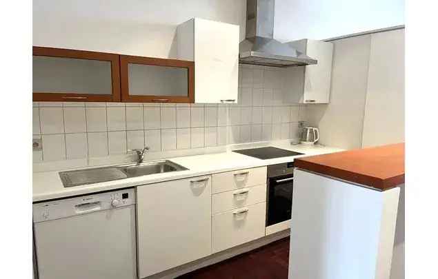 Huur 2 Slaapkamer Appartement 110m² Brussel