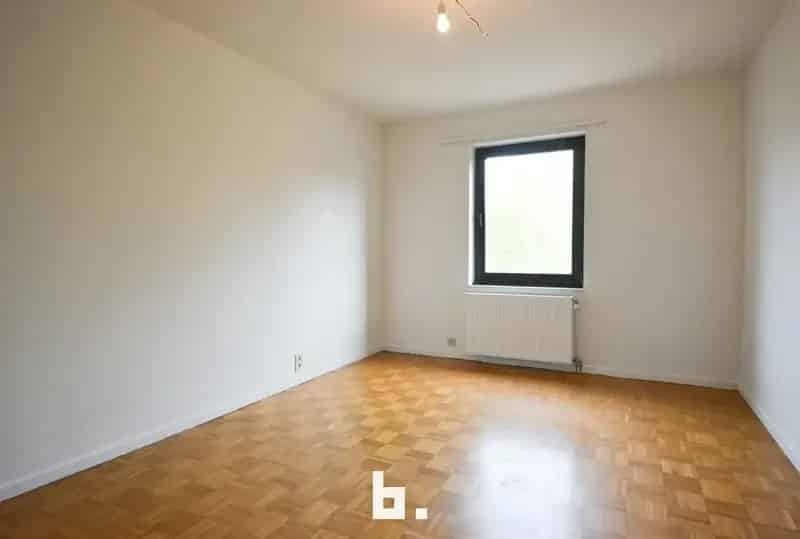 Ruim 3 Slaapkamer Appartement te Huur Kristus Koning