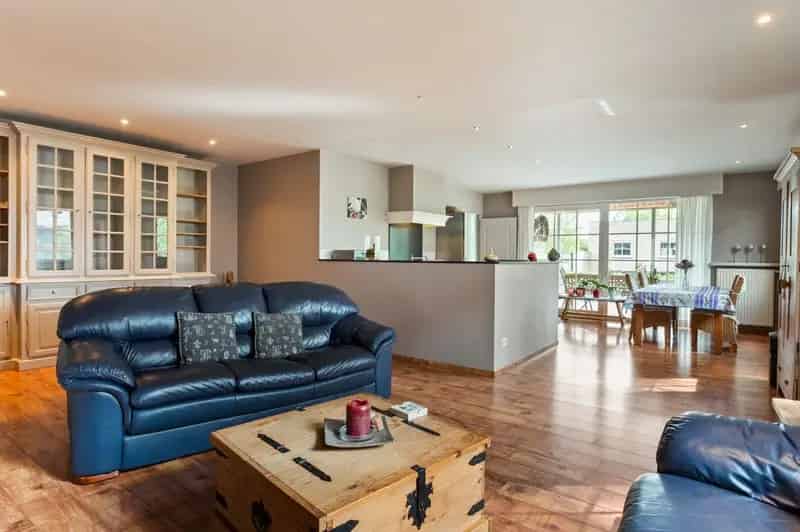 Recente Grote HOB 4 Slaapkamers Garage Weide Stallen