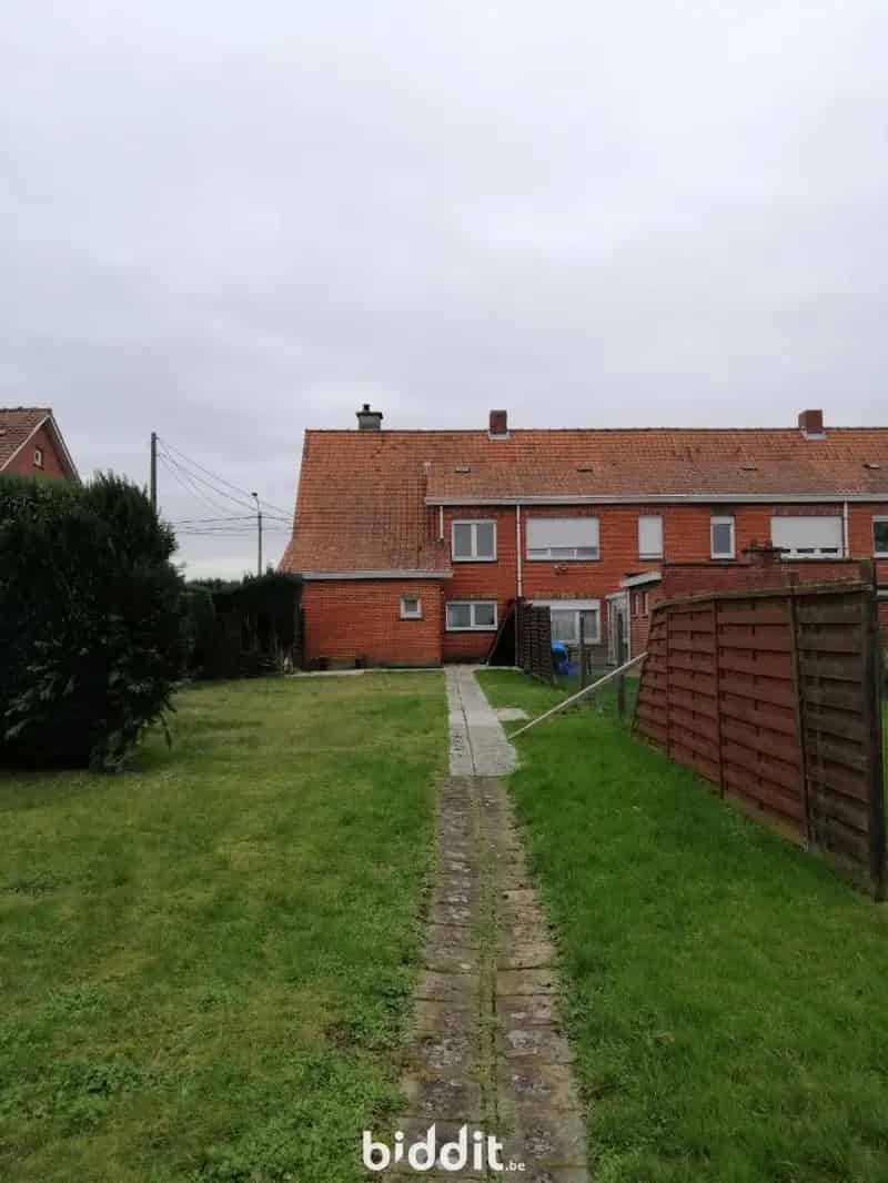Ruime Gezinswoning Te Renoveren