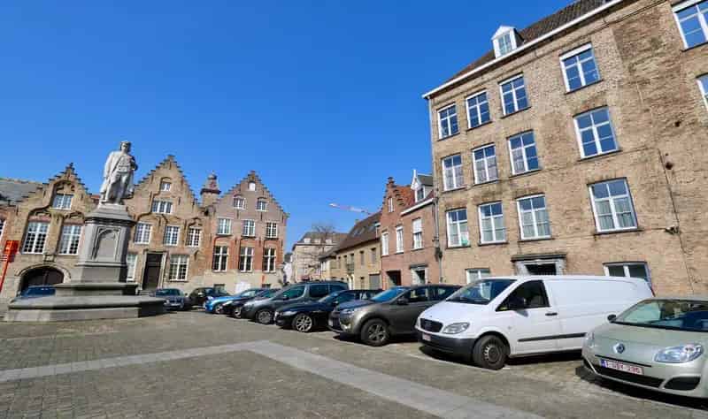 Appartement te huur Brugge: Gemeubileerd, Luxe, Parkeerplaats